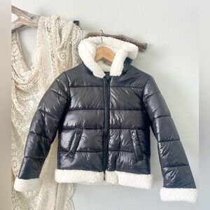 KIDS | ROTHSCHILD | Girls Black Puffer Jacket with Faux Fur Hoodie - M 10/12